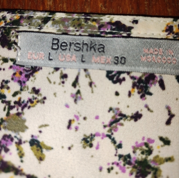 Lovely Bershka Floral Kimono, Size Large, Flowy & Light, Made in Morocco - Picture 2 of 3